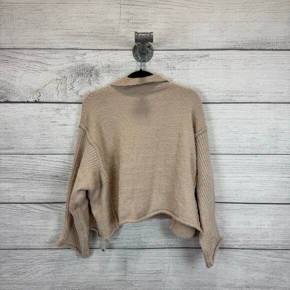 Entro Women's Cream Knit Button Front Oversized Crop Sweater Size Medium - Picture 7 of 7